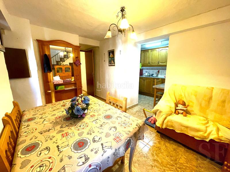 Foto cedd9eb2-0828-47b6-94ea-878748694a0c. Casa adossada a Árchez