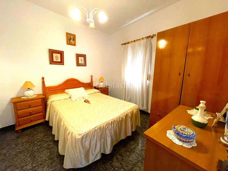 Foto 49b92e82-2b74-4a34-bb0e-372fb226ea35. Casa adossada a Árchez