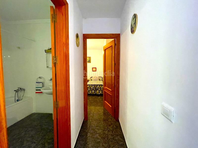 Foto f2d89ac7-eea4-4047-abd0-163613431772. Casa adossada a Árchez