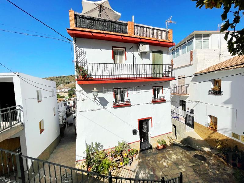 Foto c692965d-3e24-42c6-80df-31ae531e3b56. Casa adosada en Árchez