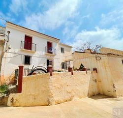 Semi detached house in Canillas de Albaida