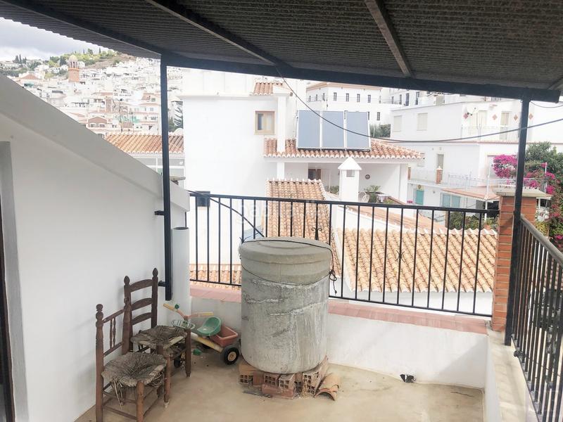 Foto fc883c2a-ecf8-43c2-b374-44b05fa31251. Casa adosada en Cómpeta
