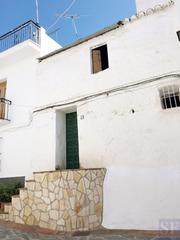 Casa adossada a Sayalonga