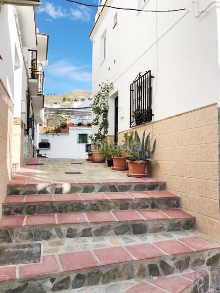 Foto a256d961-658e-45ae-b6c6-0d1d2227abac. Casa adosada en Cómpeta