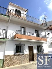 Casa adossada a Sayalonga
