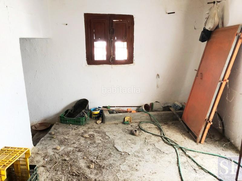 Foto 681e770b-1cd1-4d8b-af37-76aa31810132. Casa adosada en Salares