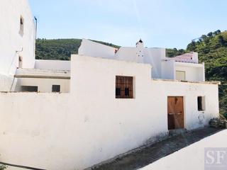 Casa adossada a Salares