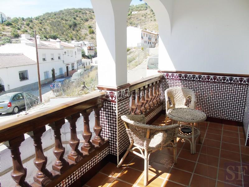 Foto 65c75252-8795-44ea-a1e1-4e83b28d18eb. Casa adosada en Cómpeta