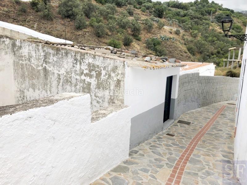 Foto 3720181d-aa1b-40c6-94f7-035722604867. Casa adosada en Salares