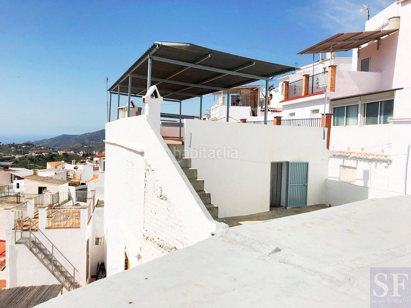 Foto 03d93d0f-1d46-46e6-b253-03859eb34f35. Casa adossada a Cómpeta
