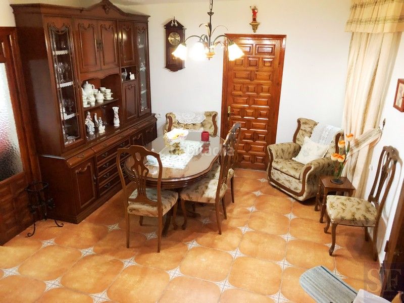 Foto f32a3fa6-d320-4b76-b606-34628814ba1e. Casa adossada a Cómpeta