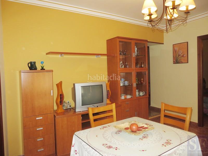 Foto f8b66752-684f-4a8a-92cf-4b441473010b. Casa adossada a Sayalonga