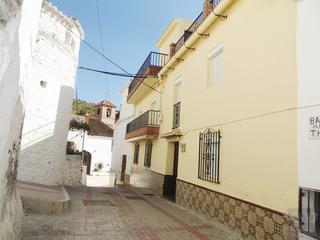 Casa adossada a Salares