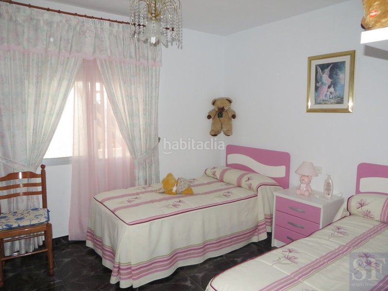Foto fbc0823a-a3cc-41d6-bec0-4e51468ba384. Casa adossada a Cómpeta