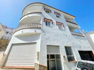 Casa adossada a Sayalonga