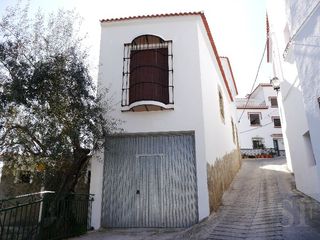 Casa adosada en Sayalonga