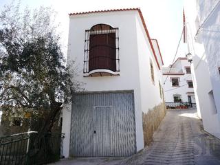 Casa adossada a Sayalonga