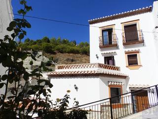 Casa adossada a Salares