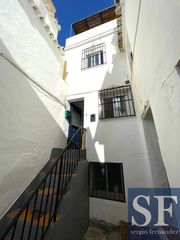 Casa adosada en C�mpeta
