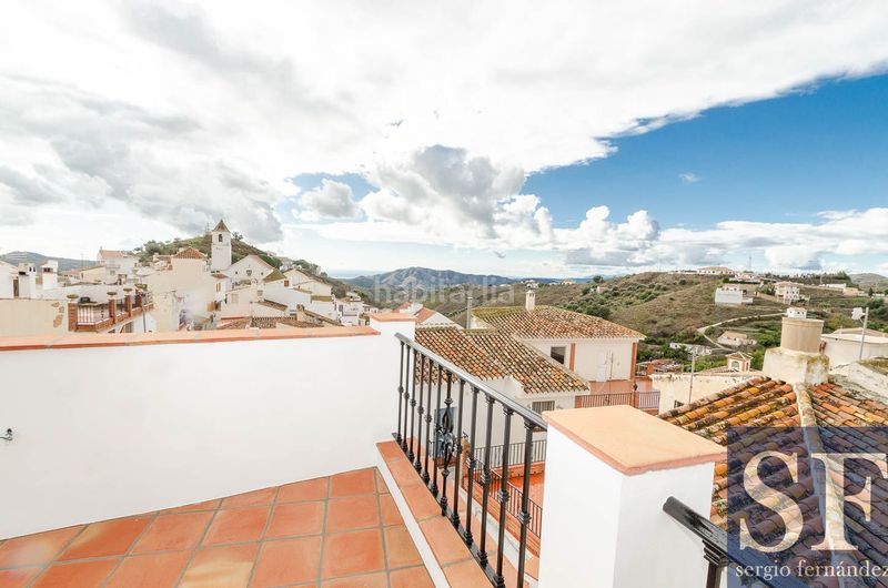 Foto cfa5e274-66a3-4db0-9ca5-1683b889ab57. Casa adossada a Sedella