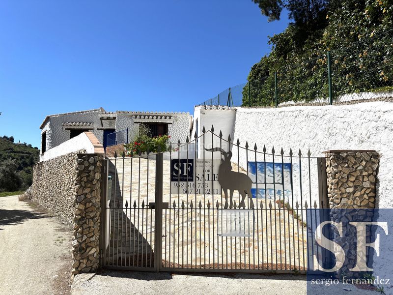 Foto 0091a592-8d3c-4cb5-9038-a2282ef46bd0. Casa a Cómpeta
