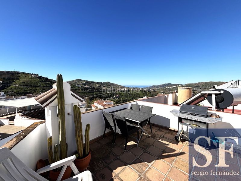 Foto 59e0f98d-90ba-4041-b7d6-f725329263b9. Casa adossada a Cómpeta