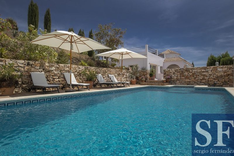 Foto cfe18050-3757-43f5-86e3-b3ee57d9ab32. Casa a Cómpeta