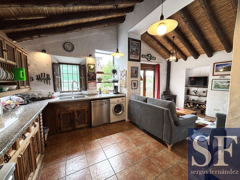 Foto 404c8b5e-f9e5-4765-910d-587cff1a11e1. Casa a Cómpeta