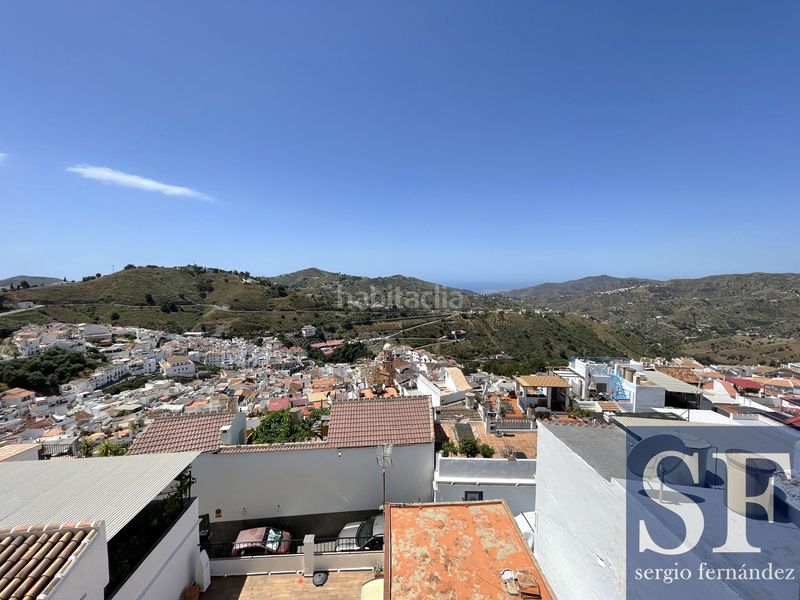 Foto 7ed53066-a404-4454-8b14-263d2c1b6b34. Casa adossada a Cómpeta