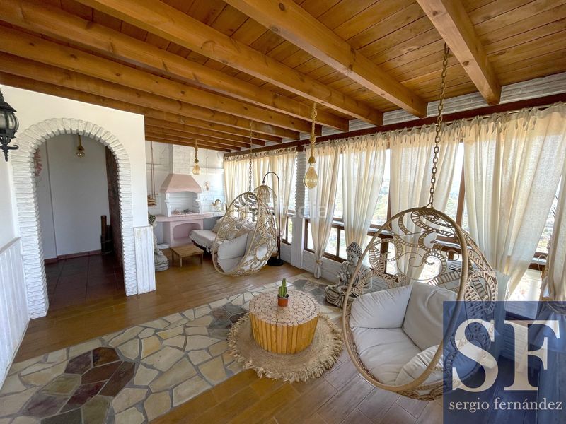 Foto cb0569ba-be40-4766-90e5-4a9f4b2d5345. Casa adossada a Cómpeta