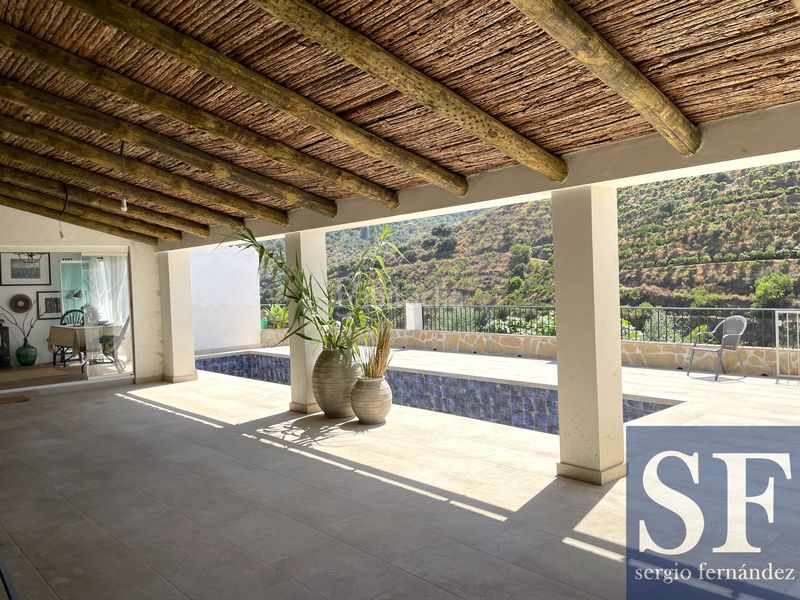 Foto e05e9e94-e87b-4af2-a0e8-6654fe2e1e11. Casa a Cómpeta
