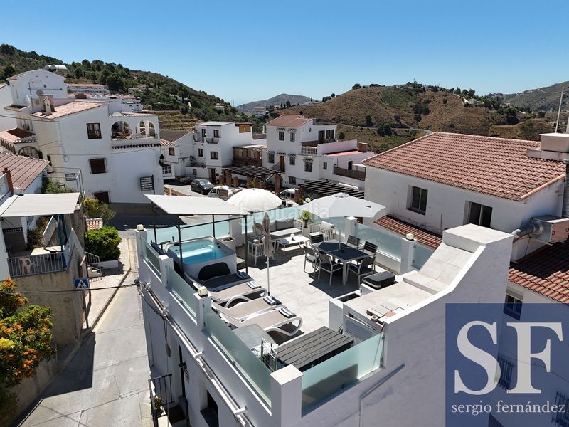 Casa adossada a Cómpeta