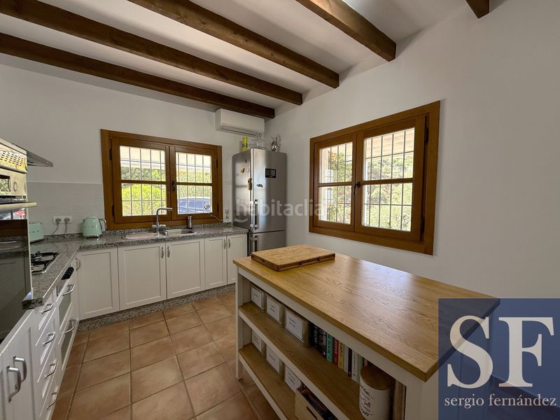 Foto eee52f9a-d387-4ae4-8655-f8b2fc2c1426. Casa a Cómpeta