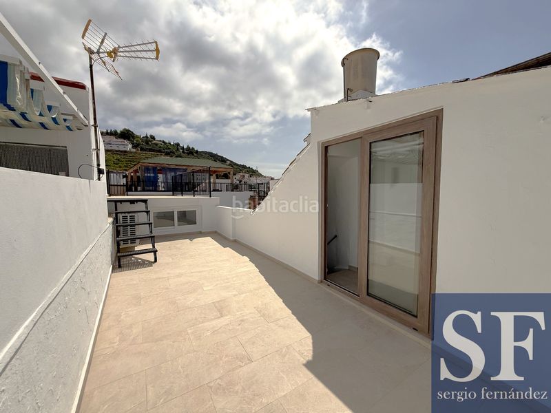 Foto d708ff82-517a-4b90-8332-9ab9dd0ec309. Casa adossada a Cómpeta