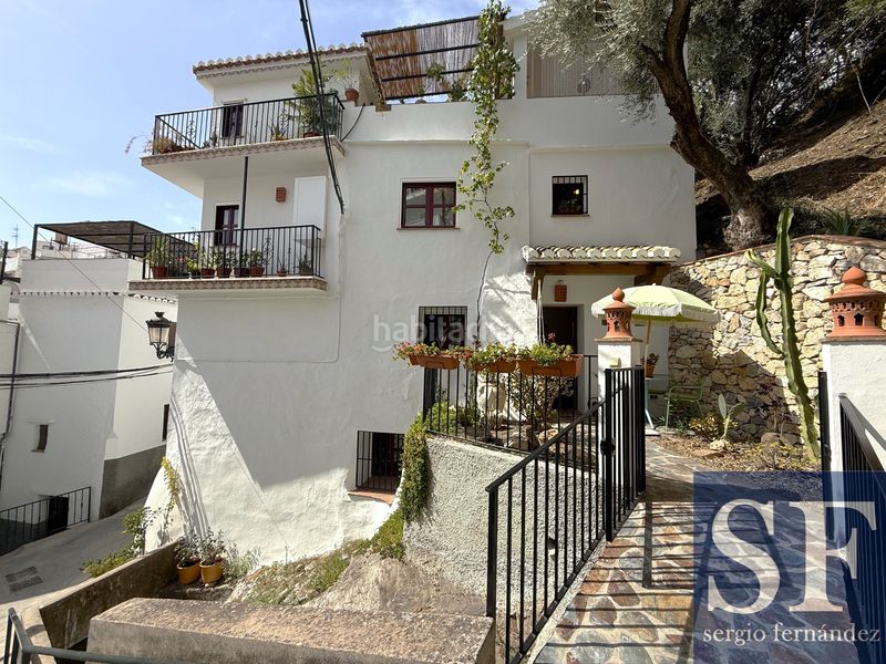 Foto 594ebe11-b4e5-4d36-b808-356e78c3bd69. Casa adossada a Cómpeta