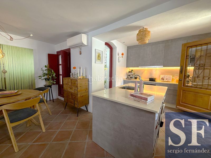 Foto a08534b3-51e8-4a0f-8c5d-2391b8fc6b00. Casa adossada a Cómpeta