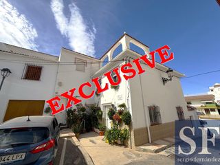 Semi detached house in Canillas de Albaida