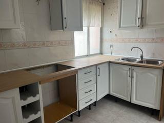 Casa en Bajadilla - Fuente Nueva. Casa tres dormitorios en algeciras   zona salesianos