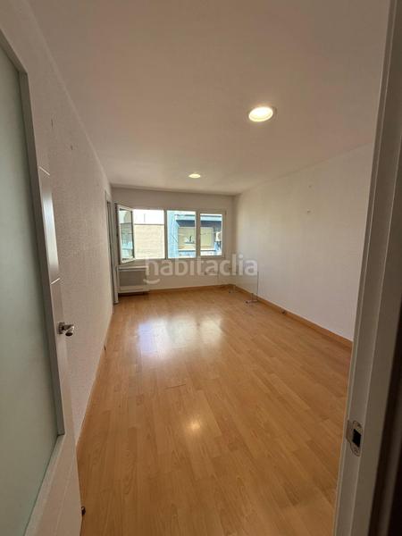 Foto 0f8ed5a1-c49a-4b7f-b968-6e8c4d902593. Oficina venta oficina zona centro monumento de la madre en Algeciras