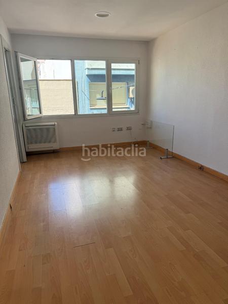 Foto 77833a92-5ed2-46af-83cd-b2a145405d3e. Oficina venta oficina zona centro monumento de la madre en Algeciras