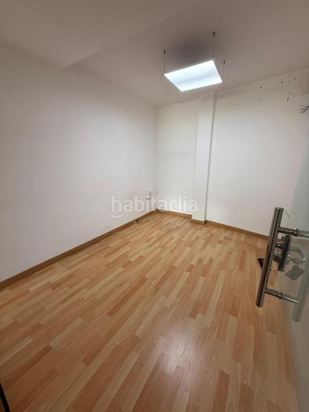 Foto e07a08f0-444e-4880-a1ad-906aa72e8510. Oficina venta oficina zona centro monumento de la madre en Algeciras