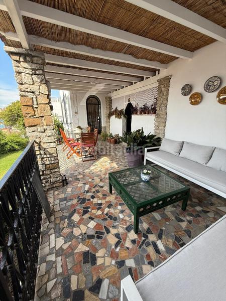 Foto d964d32f-f8c0-4df0-8a8c-7096291c07fd. Chalet  independiente de cuatro dormitorios en alexander henderson zona parque de las acacias en Algeciras