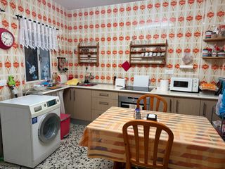 Pis a Los Pinos. Piso tres dormitorios en algeciras  zona la granja