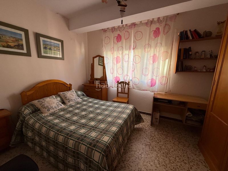 Foto c95a323a-255b-4dc4-8c58-e469effcc16c. Casa aparellada amb aparcament a Pescadores - Saladillo Algeciras