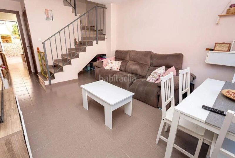 Foto e7490243-00c2-4b6c-9bb4-aac8e1ff010e. Casa adossada amb aparcament a La Granja - La Colina - Los Pastores Algeciras