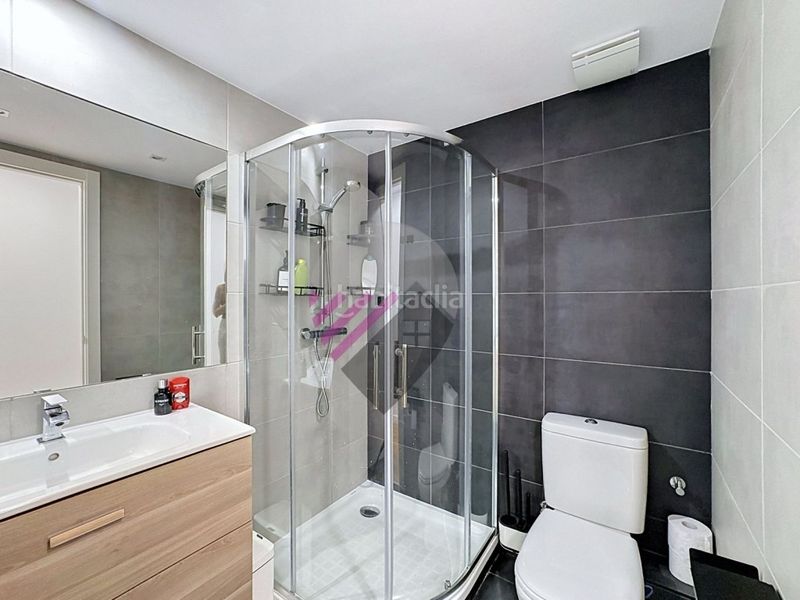 Foto 5c651288-3c43-43d8-a0b5-e43b3d4c0c7b. Planta baixa amb aparcament a Encamp Encamp