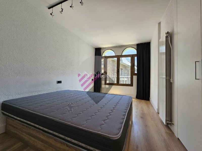 Foto ef7ea9ff-b233-4765-b2e6-bfd010159225. Rent flat with parking in Encamp Encamp
