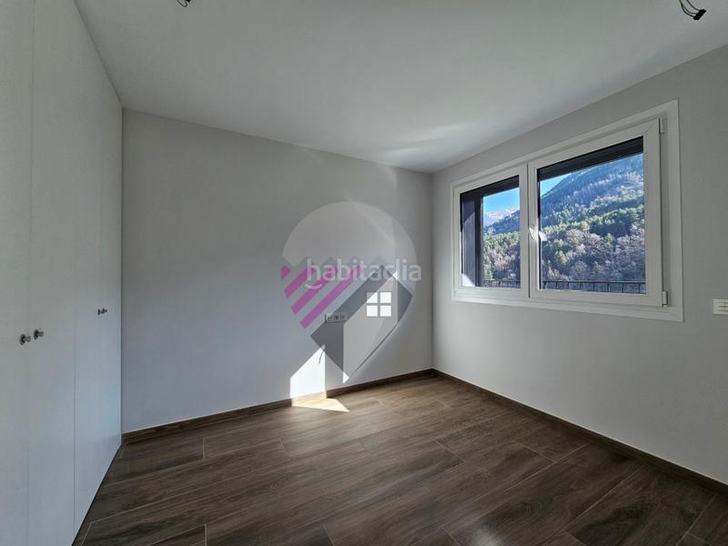 Foto 7cb79300-1ea1-4d49-ac85-aa1078f160ba. Alquiler planta baja una oportunidad única para estrenar hogar en el corazón de los pirineos. contáctanos para más información o concertar una visita! en La Massana