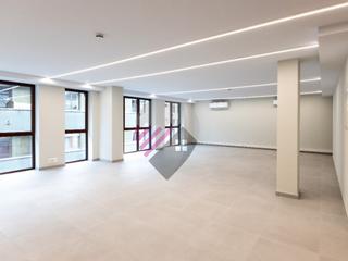 Location Bureau  N/a. Oficina en alquiler en el centro de carlemany.