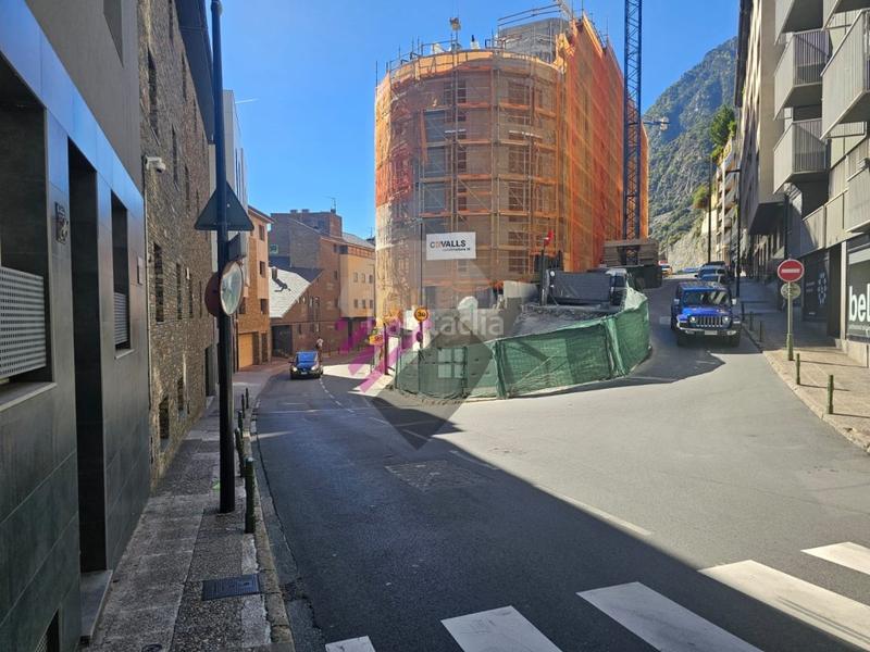 Foto 5e58de28-eada-427e-8c87-c3131ab863a2. Lloguer aparcament cotxe a Centro Andorra la Vella